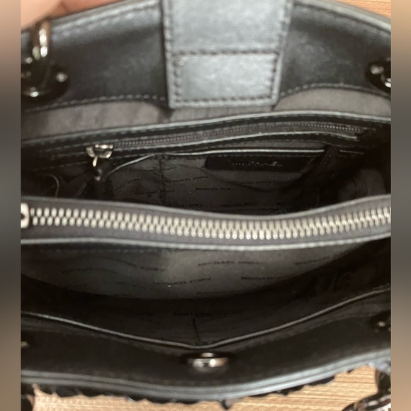 Michael Kors Floral Burst Satchel Crossbody  Bag Black  Leather Bag EUC - Picture 8 of 9